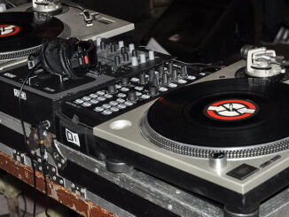 Hip Hop DJ turntable setup