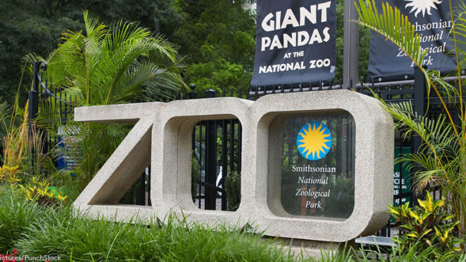 FS_03P_091313 sign at entrance to National Zoo, Washington D.C.