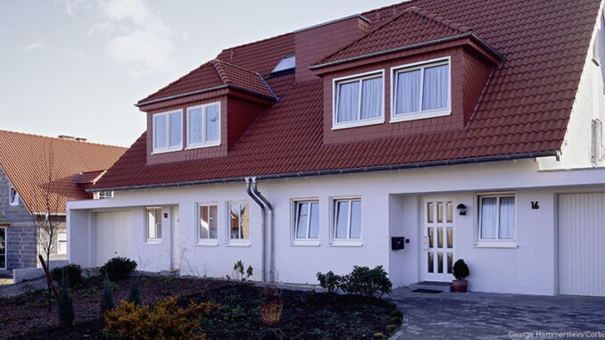 032515_03P_FS House in a residential area. Photo: George Hammerstein/Corbis/Glow Images.