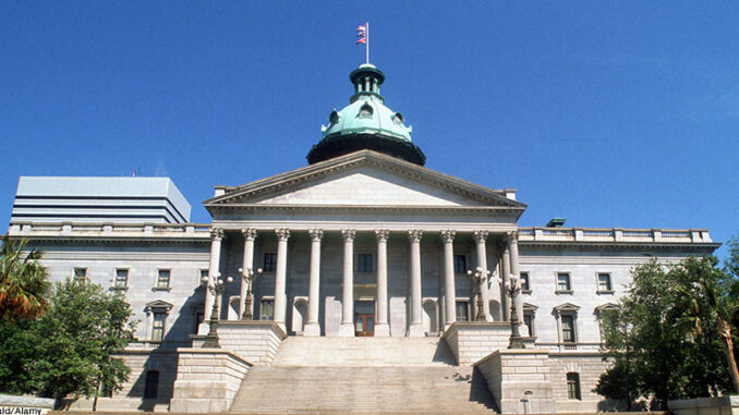062515_03P_FS South Carolina Statehouse. Photo: Ilene MacDonald/Alamy