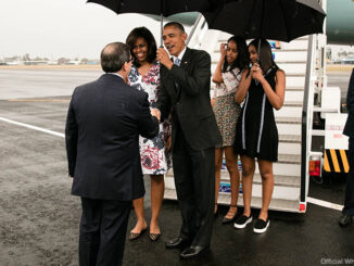 escription: President Obama, the First Lady, Malia, and Sasha greet dignitaries upon arrival in Havana, Cuba, Sunday, March 20, 2016. (Official White House Photo by Pete Souza) https://www.whitehouse.gov/issues/foreign-policy/cuba. https://www.facebook.com/potus/photos/pcb.466899733499872/466895190166993/?type=3&theater