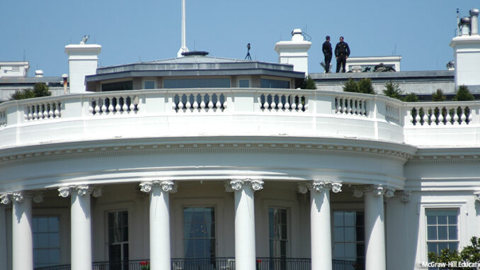 121416_02P_FS Security at the White House.