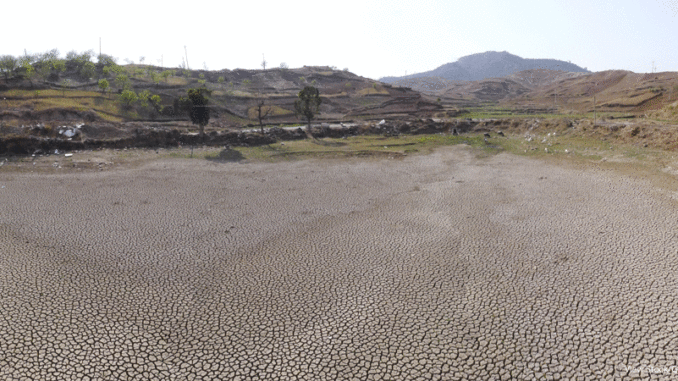 070617_01_FS A dry lakebed during a drought, Yunan Province, China