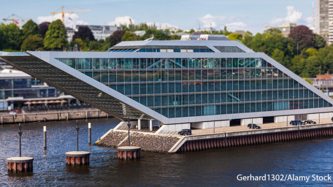072215_02P_FS Hamburg; Panorama View: Office Building Dockland