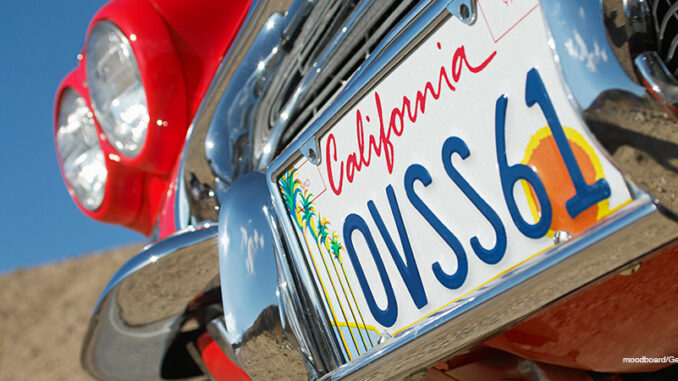 060418_02P_FS Classic cars number plate, close-up