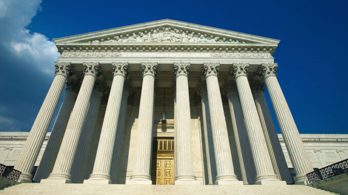070218_03P_IS The United States Supreme Court building, Washington D.C., USA
