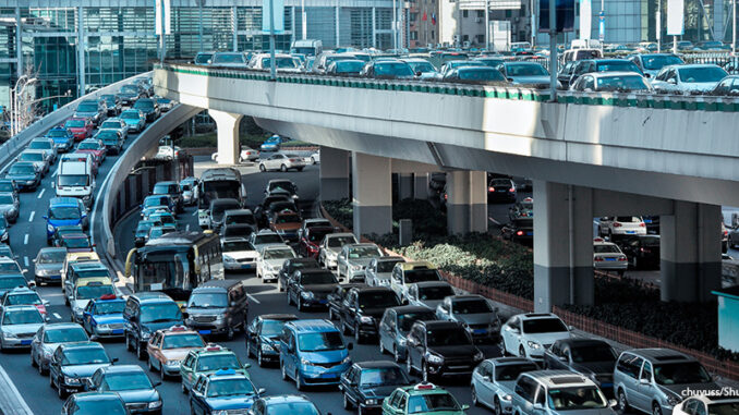092418_02P_FS Automobile congestion in the morning rush hour