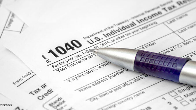 100818_03P_FS Pen on tax form 1040