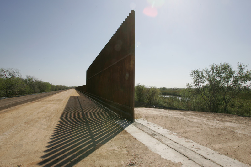 Border wall image