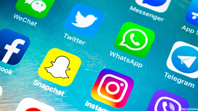 091420_01P_FS iPhone screen showing a variety of social media app icons