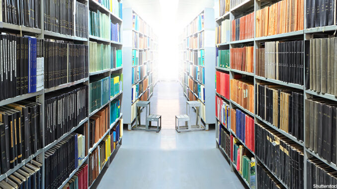 011121_02P_FS library shelves filled with books