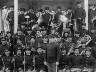 Carlisle Indian School, Carlisle, Pa. Band posed at the bandstand] 1901
