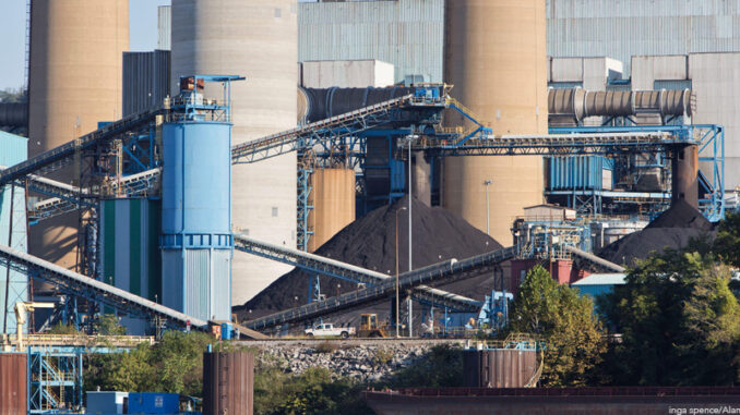 Pleasants Power Station, 1.3-gigawatt coal power plant, located on the Ohio River, Willow Island, near Belmont, West Virginia. Pleasants Power Station, 1.3-gigawatt coal power plant, located on the Ohio River, Willow Island, near Belmont, West Virginia.
