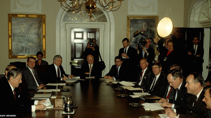 051622_02P_FS a meeting in the Cabinet Room of the White House