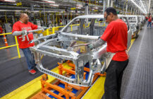 United Auto Workers Tentatively End Strike